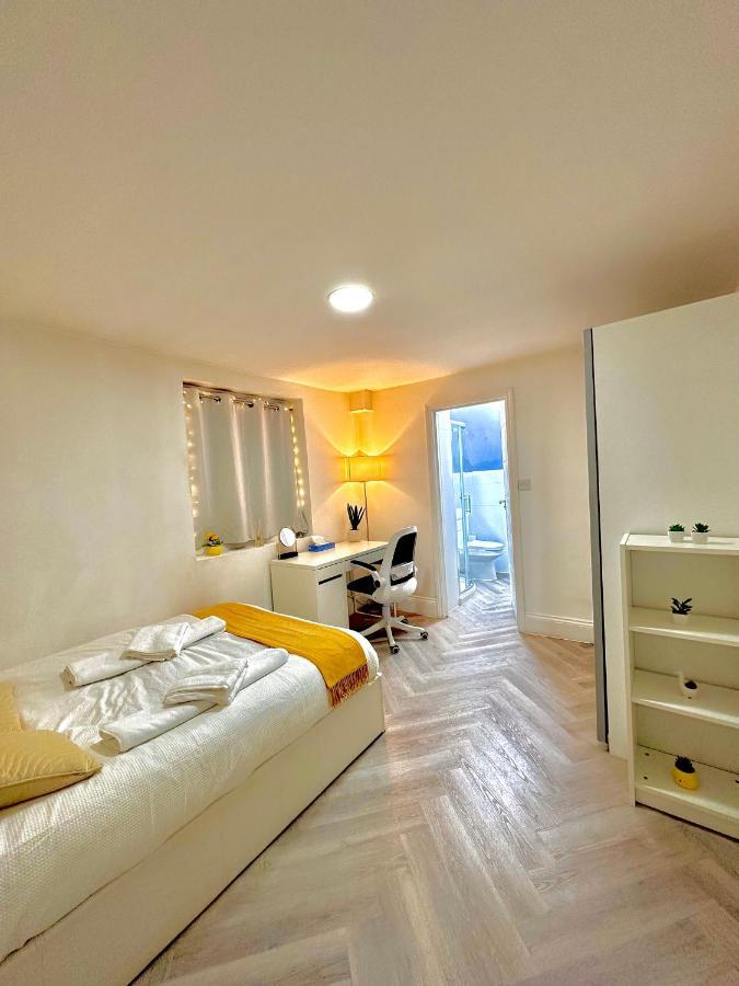 Charming 4 Bedrooms House With Garden In Heart Of Camden * Londra